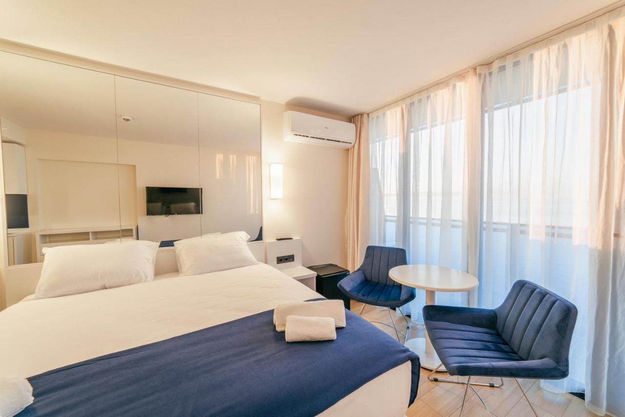 Grand City Apart-Hotel Batumi Exterior photo